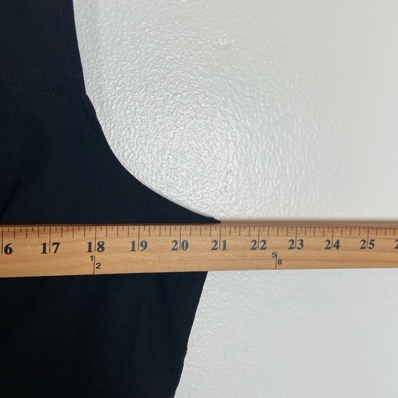 Torrid Women's Top Size 1X Babydoll V-Neck Color Black Stretch Sleeveless - Picture 3 of 8